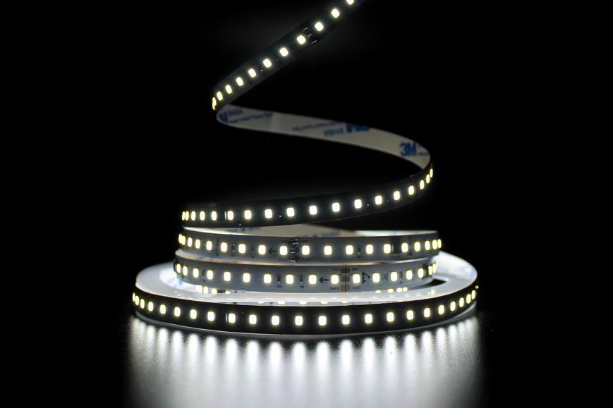 Світлодіодна LED стрічка PROLUM&trade; RUN 24V; 2835\120; IP20; Series "SMART", Білий (5500-6000К) 350019 фото